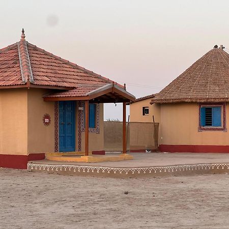 Rann Hellaro Homestay Бхудж Экстерьер фото