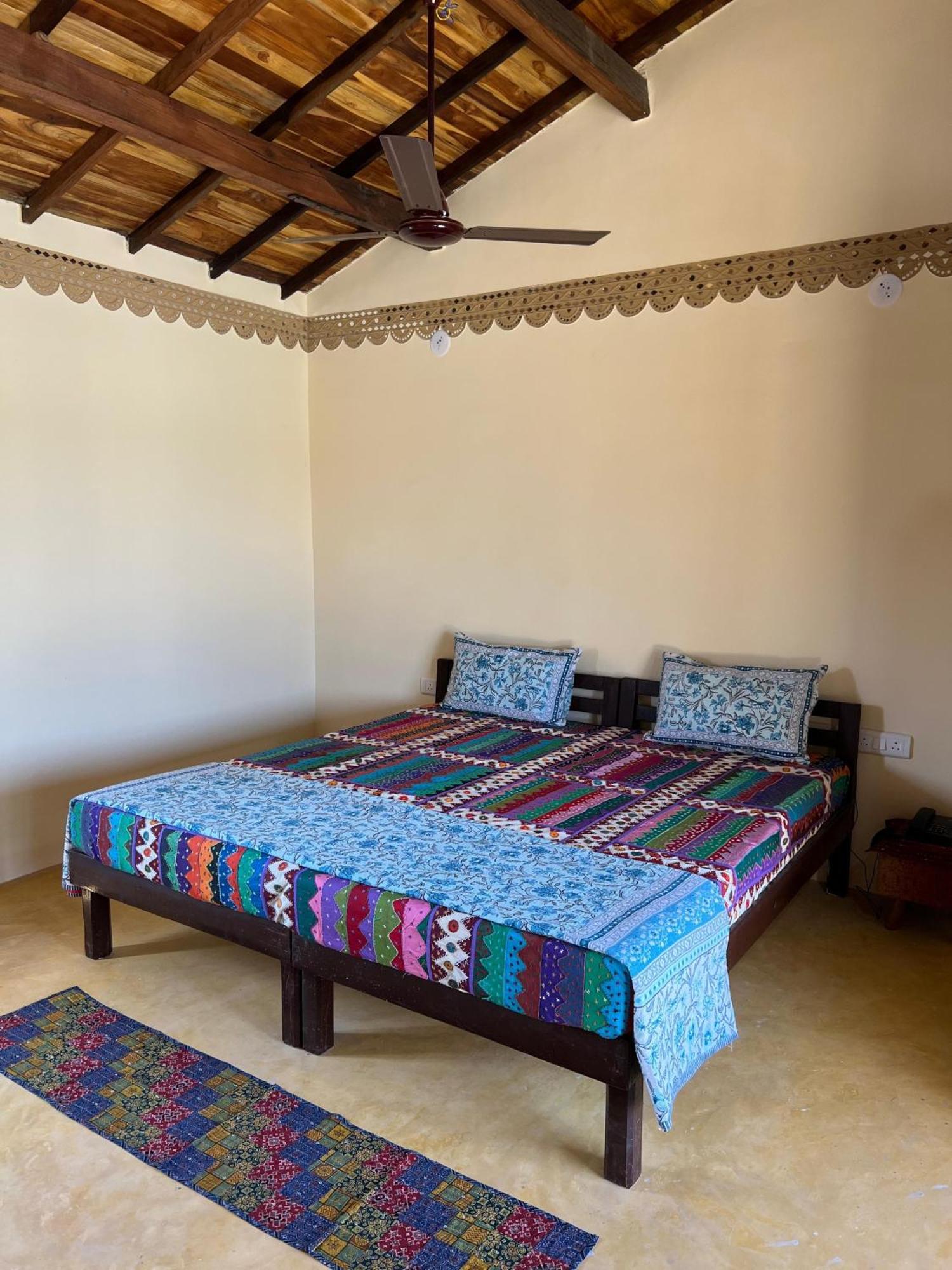 Rann Hellaro Homestay Бхудж Экстерьер фото
