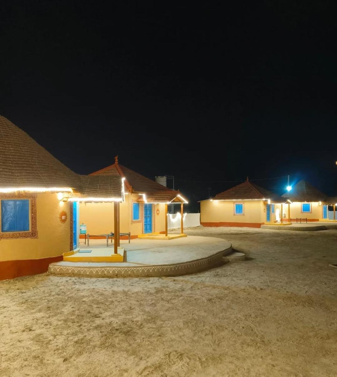 Rann Hellaro Homestay Бхудж Экстерьер фото