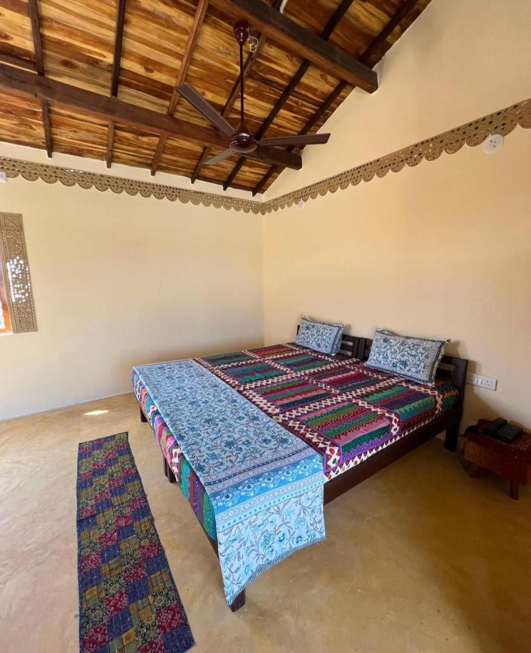 Rann Hellaro Homestay Бхудж Экстерьер фото