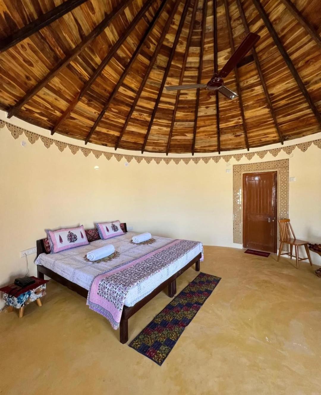Rann Hellaro Homestay Бхудж Экстерьер фото